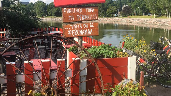 Helsinki gezilecek yerler renkli cafe Helsinki gezilecek yerler renkli cafe