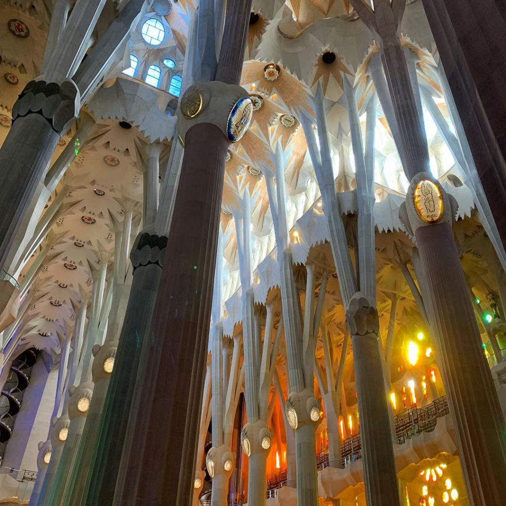Barselona gezi rehberi sagrada columns
