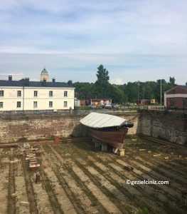 Helsinki gezilecek yerler suomenlinna kuru liman