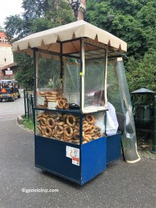 what to eat in Krakow street seller