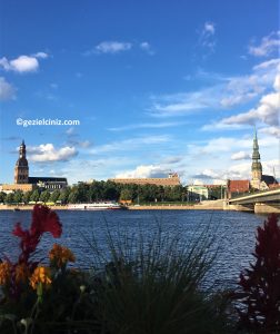 Riga gezilecek yerler bot turu