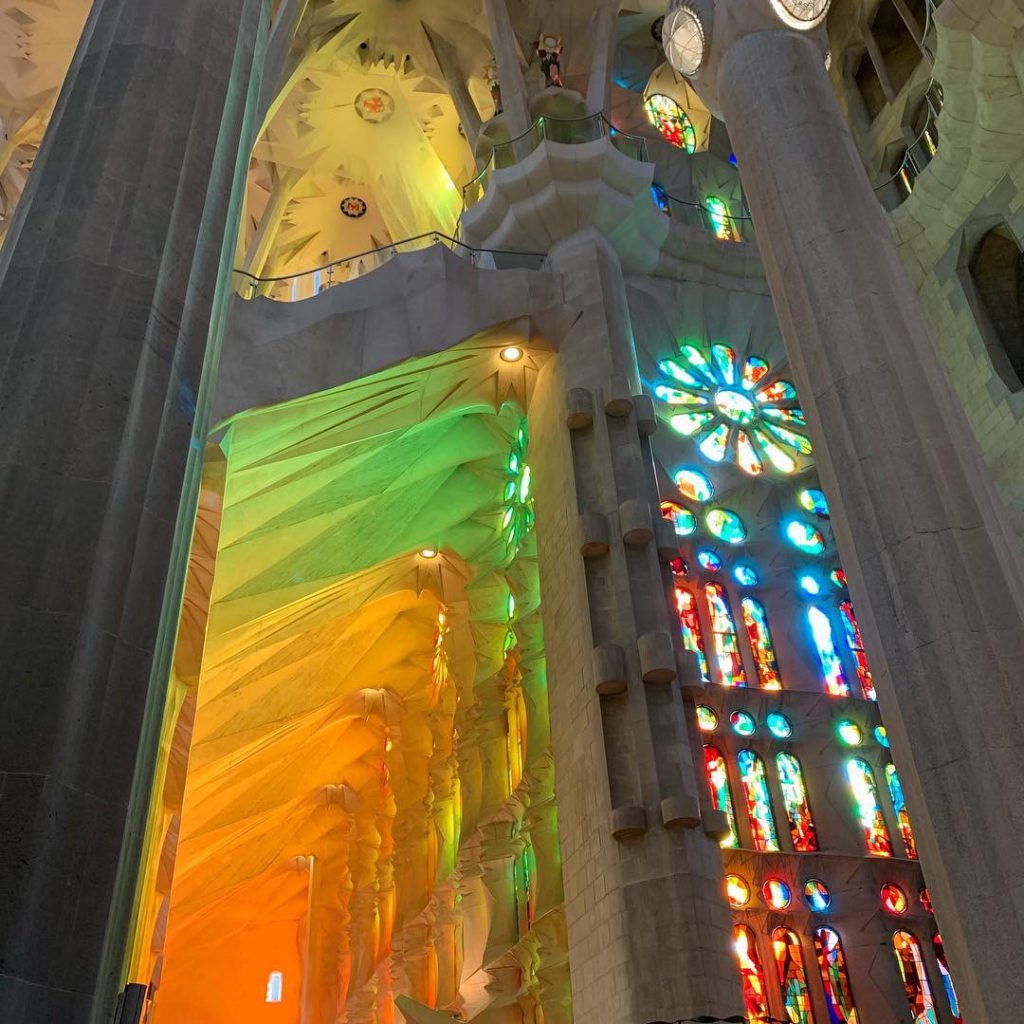 Barselona gezi rehberi sagrada lights