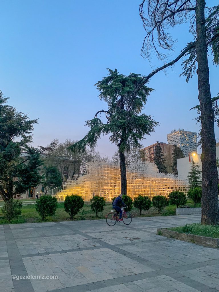 Tiran gezi rehberi meydan cloud Pavillion